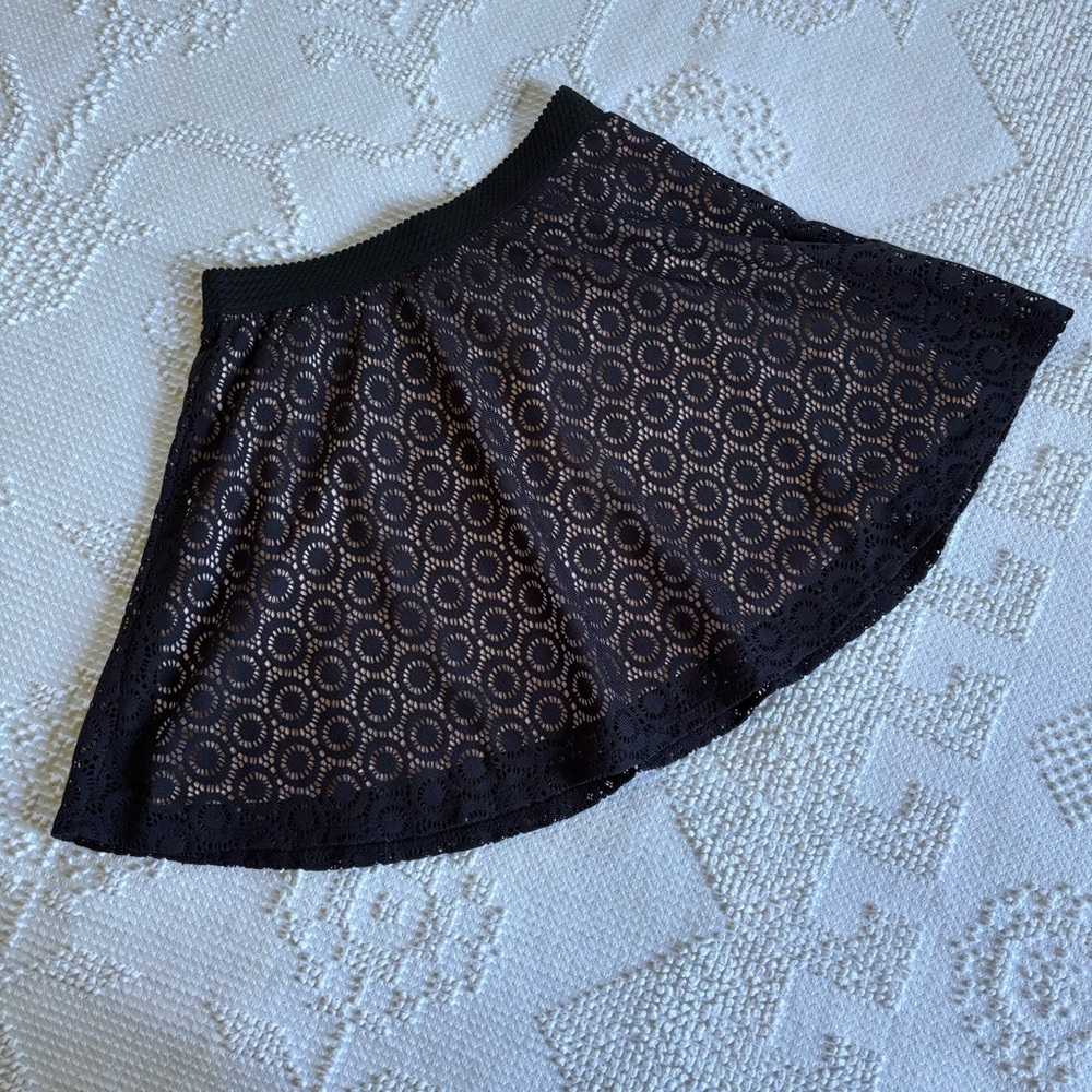 Disney Minnie Rocks the Dots women’s size S black lace‎ pink lined skater skirt